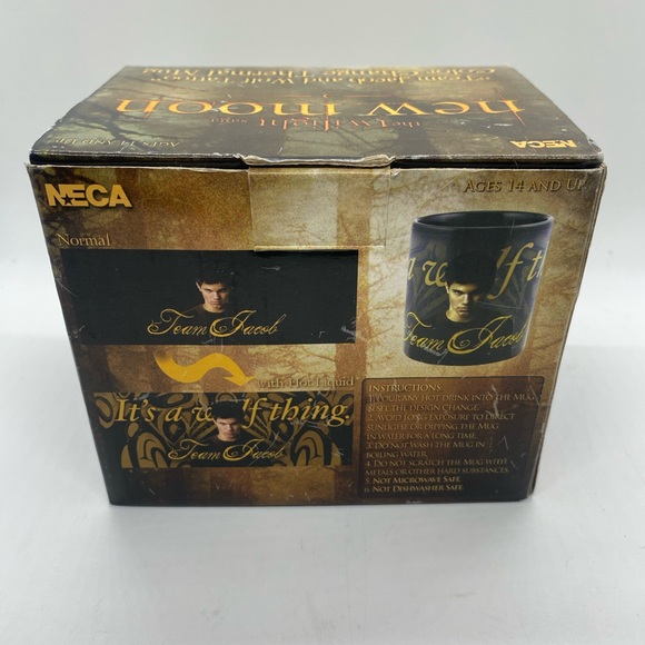 Rare Neca Twilight Moon Team Jacob Color Change Thermal Mug In Box NEW - Picture 3 of 7